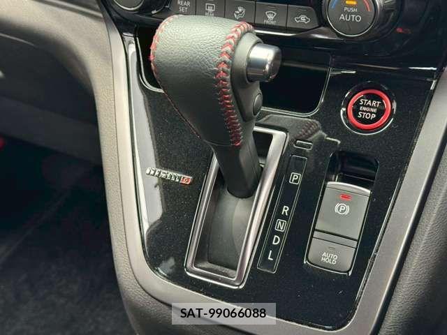 Nissan SERENA 2018-01 8210102-15