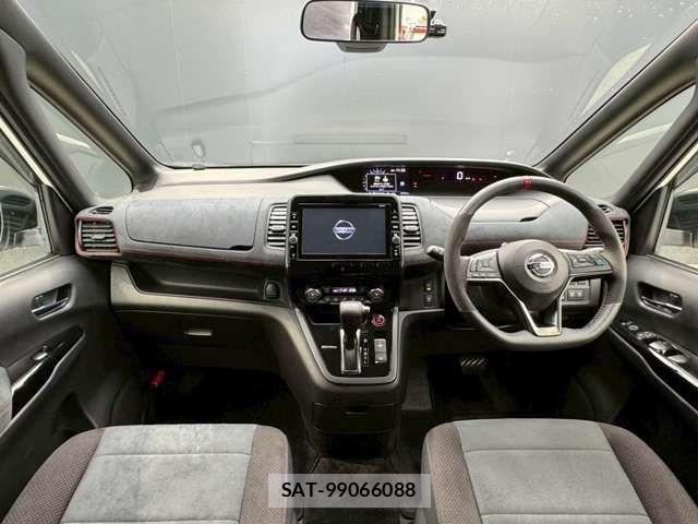 Nissan SERENA 2018-01 8210102-2