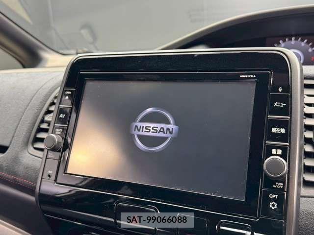 Nissan SERENA 2018-01 8210102-3