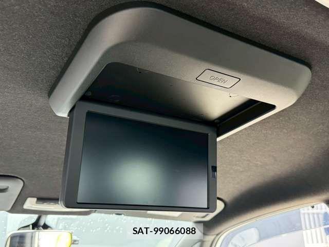 Nissan SERENA 2018-01 8210102-4