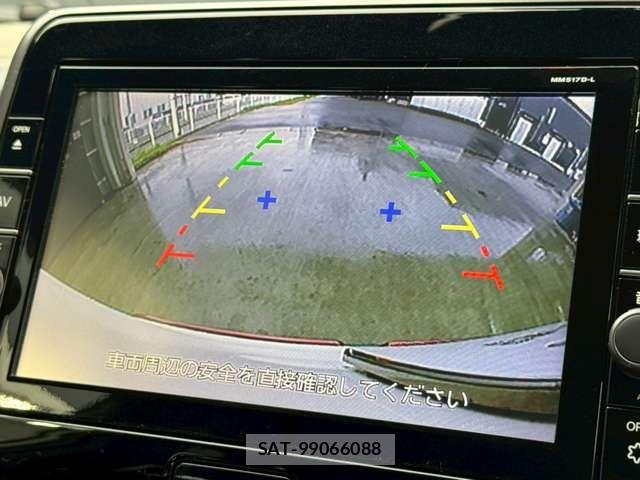 Nissan SERENA 2018-01 8210102-5
