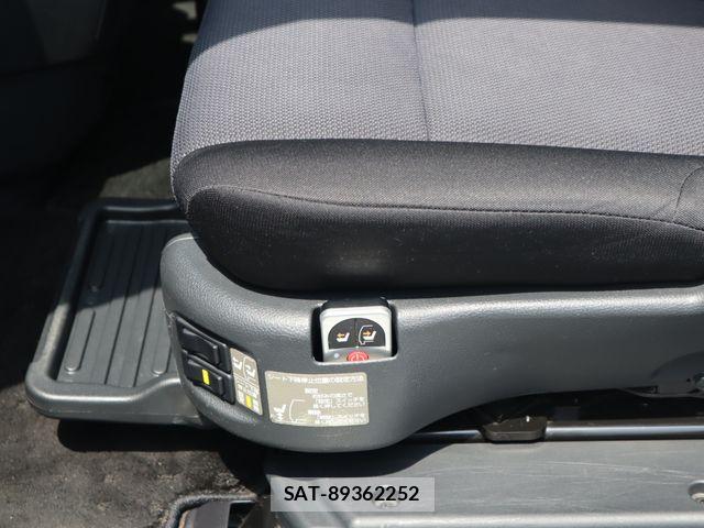 Nissan SERENA 2021-02 8210105-2
