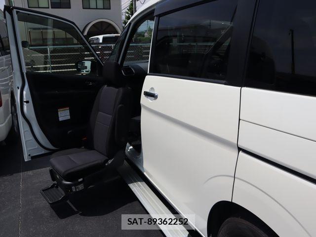 Nissan SERENA 2021-02 8210105-4