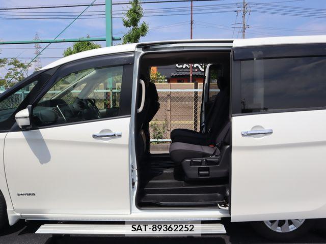 Nissan SERENA 2021-02 8210105-6
