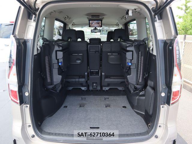 Nissan SERENA 2021-02 8210103-10