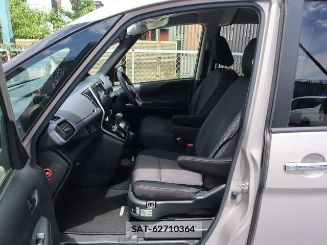 Nissan SERENA 2021-02 8210103-2