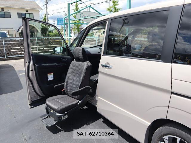 Nissan SERENA 2021-02 8210103-5