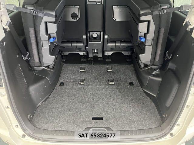 Nissan SERENA 2019-04 8210113-19