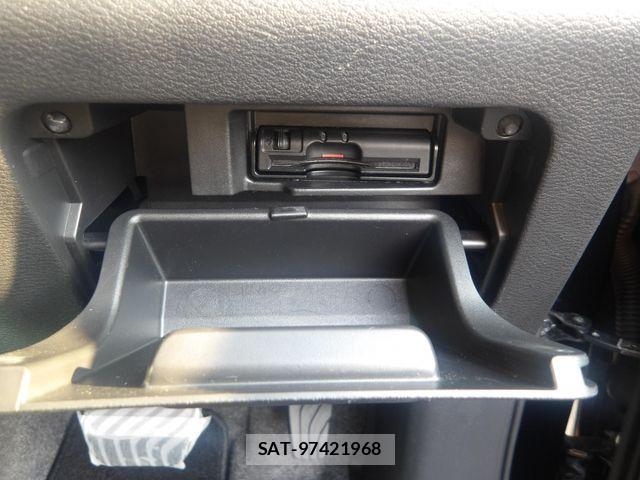 Nissan SERENA 2019-08 8210119-9