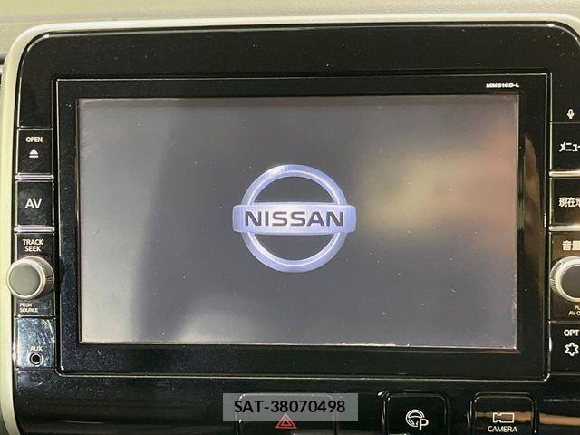 Nissan SERENA 2016-10 8210128-2