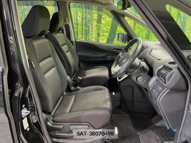 Nissan SERENA 2016-10 8210128-7