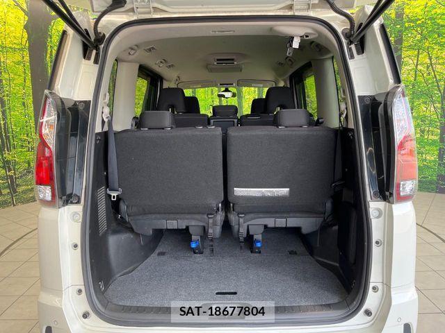 Nissan SERENA 2018-03 8210114-9