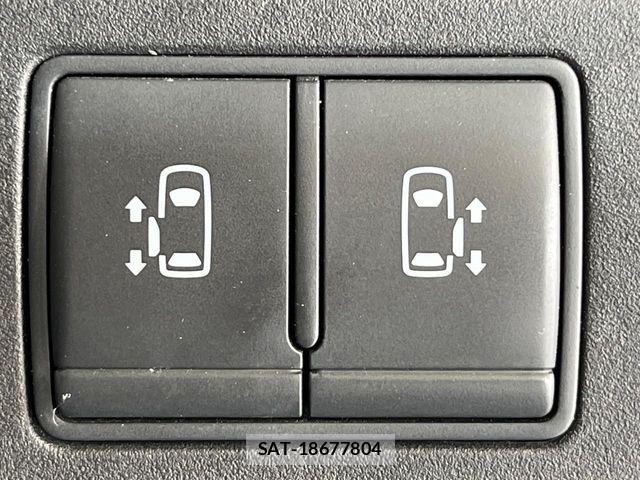 Nissan SERENA 2018-03 8210114-4