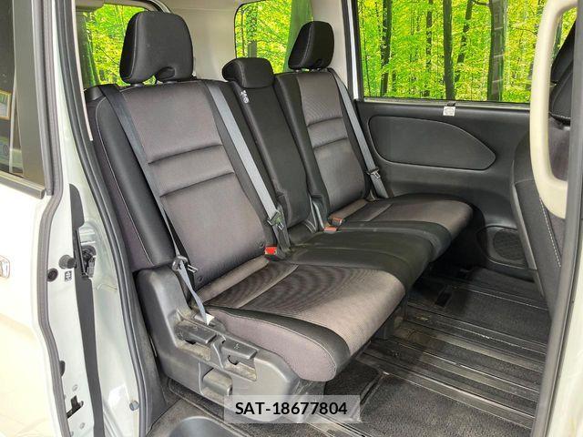 Nissan SERENA 2018-03 8210114-7