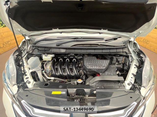 Nissan SERENA 2019-01 8210112-18