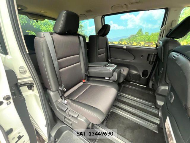 Nissan SERENA 2019-01 8210112-8