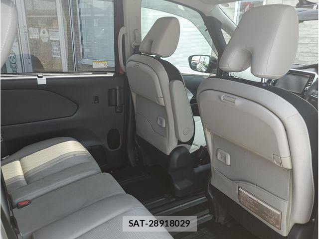 Nissan SERENA 2017-01 8210124-9