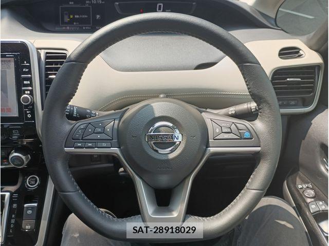 Nissan SERENA 2017-01 8210124-13