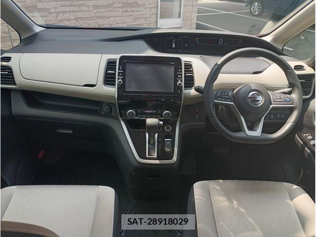 Nissan SERENA 2017-01 8210124-1