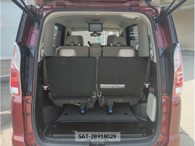 Nissan SERENA 2017-01 8210124-7