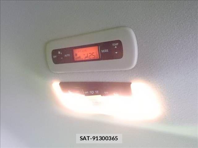 Nissan SERENA 2019-03 8210122-23