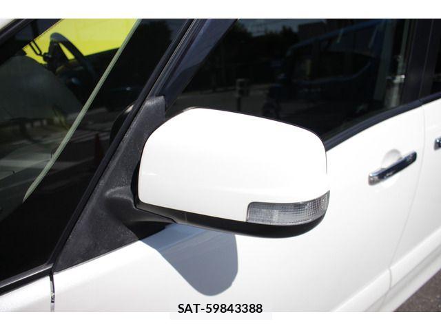 Nissan SERENA 2014-06 8210130-9