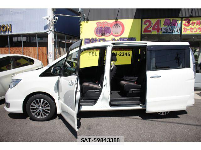 Nissan SERENA 2014-06 8210130-12