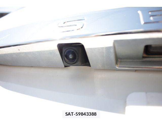 Nissan SERENA 2014-06 8210130-18
