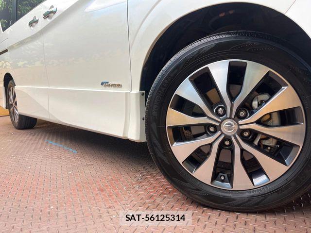 Nissan SERENA 2018-08 8210107-12