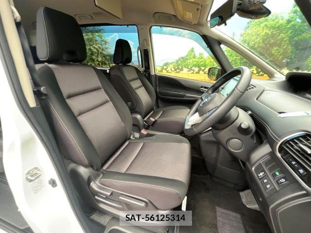 Nissan SERENA 2018-08 8210107-6