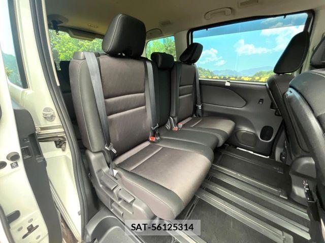 Nissan SERENA 2018-08 8210107-7