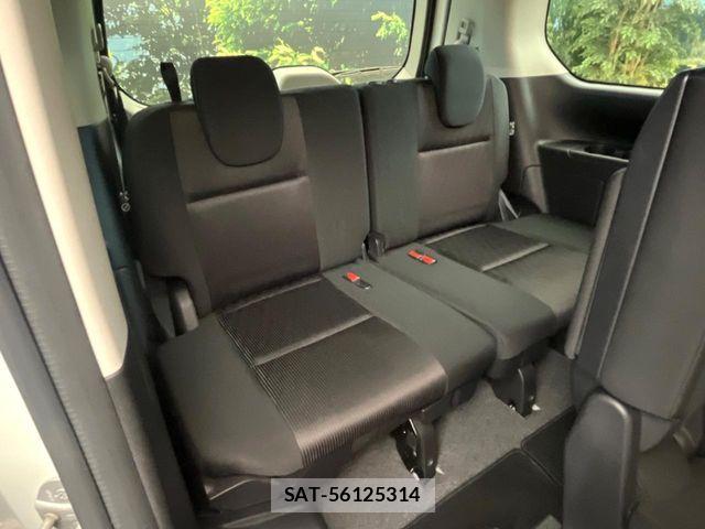 Nissan SERENA 2018-08 8210107-8