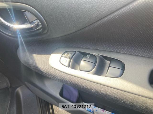 Nissan SERENA 2014-02 8231743-10