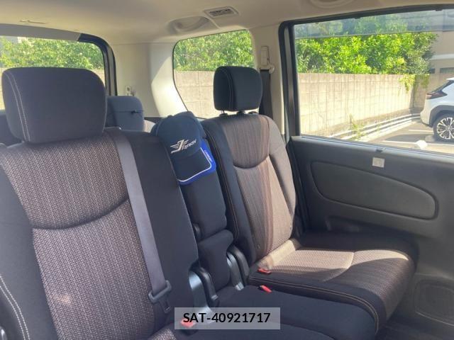 Nissan SERENA 2014-02 8231743-12