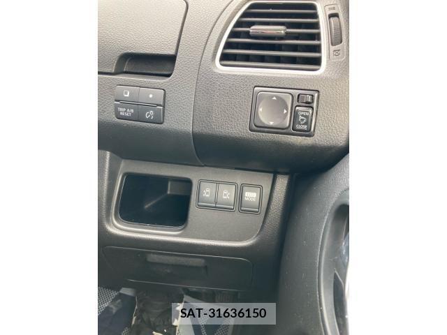 Nissan SERENA 2013-11 8231744-15