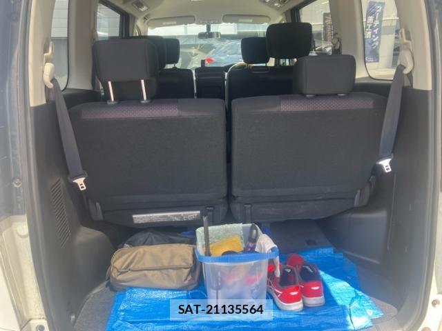 Nissan SERENA 2013-10 8231736-9