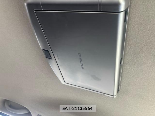 Nissan SERENA 2013-10 8231736-13