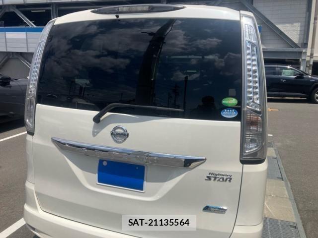 Nissan SERENA 2013-10 8231736-8