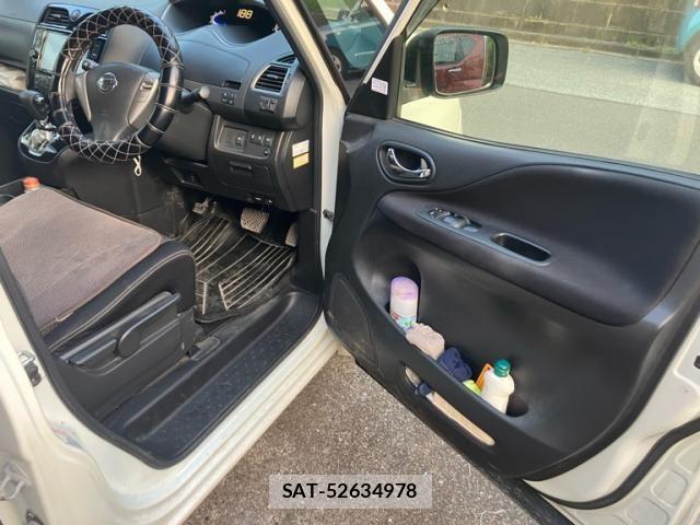 Nissan SERENA 2014-02 8231739-15