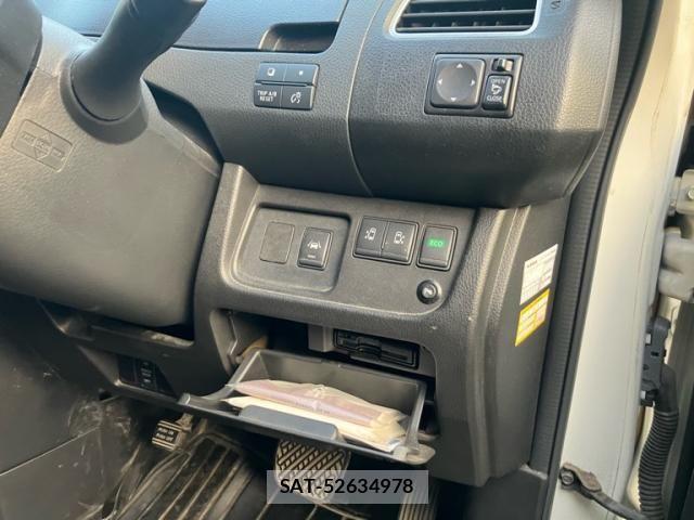 Nissan SERENA 2014-02 8231739-17