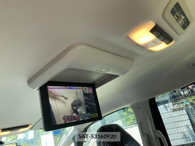Nissan SERENA 2017-08 8231724-22