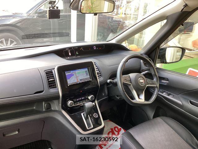Nissan SERENA 2018-04 8231717-1