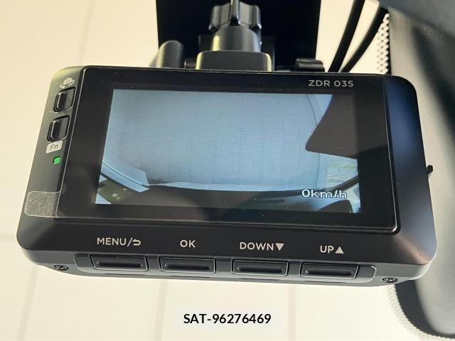 Nissan SERENA 2015-12 8231721-11