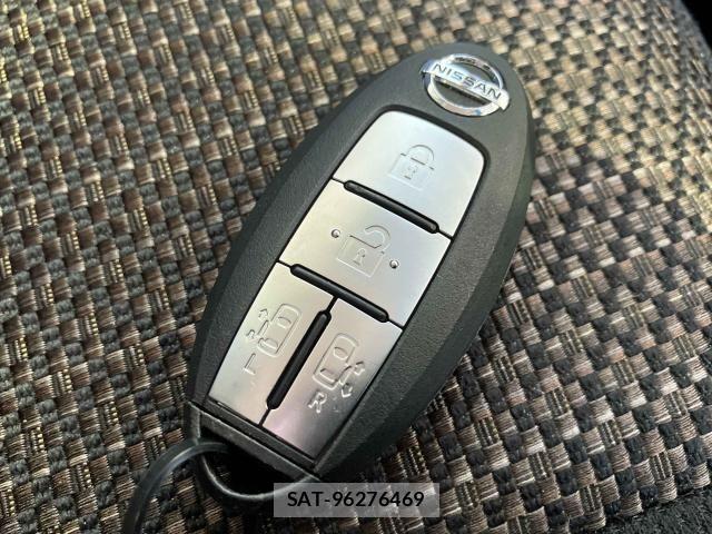 Nissan SERENA 2015-12 8231721-15