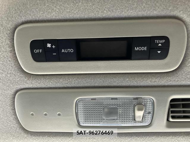 Nissan SERENA 2015-12 8231721-19