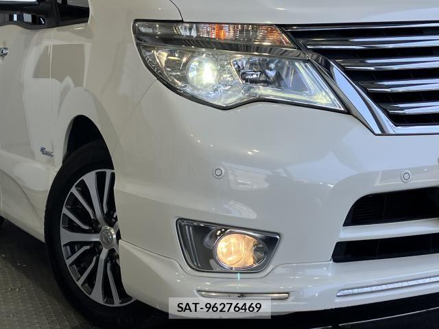 Nissan SERENA 2015-12 8231721-2