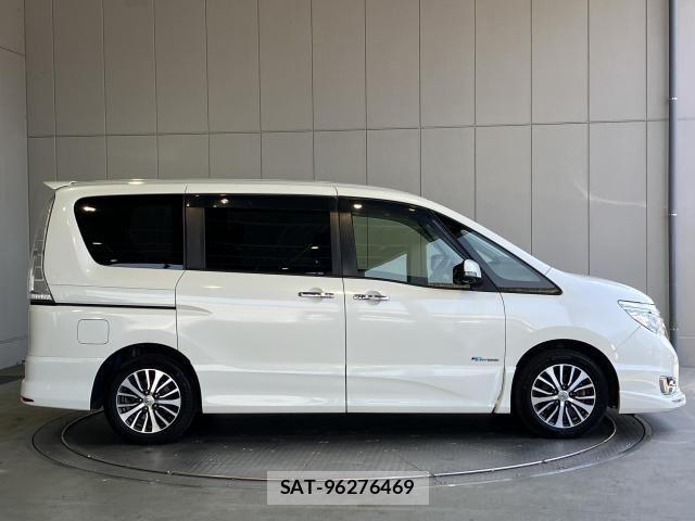 Nissan SERENA 2015-12 8231721-29