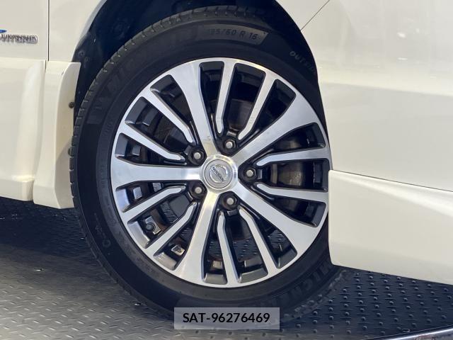 Nissan SERENA 2015-12 8231721-3