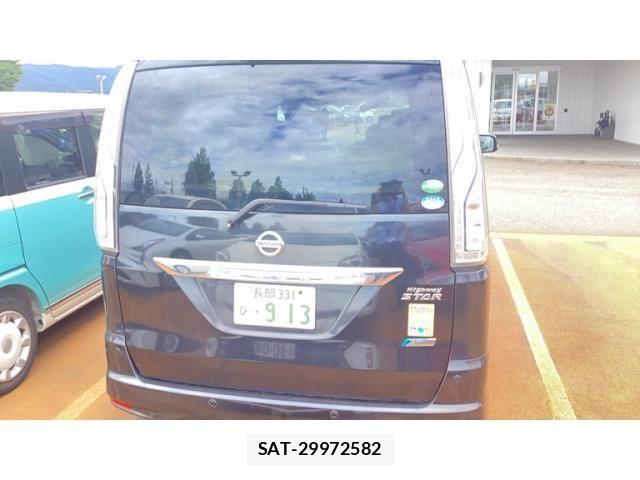 Nissan SERENA 2014-01 8231729-3