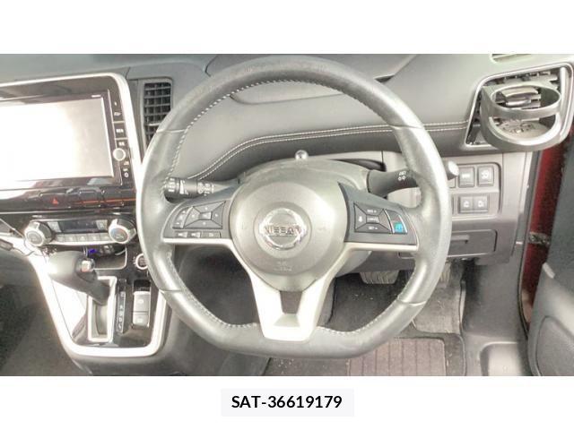 Nissan SERENA 2016-08 8246651-16